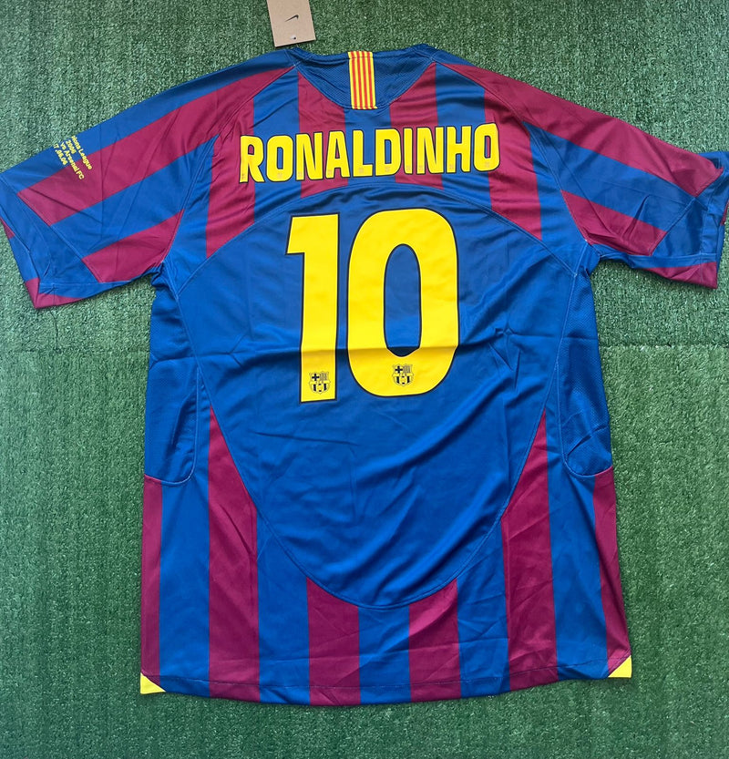 Camisa Retrô Barcelona Ronaldinho Gaucho 2006 - SOMENTE TAMANHO GG