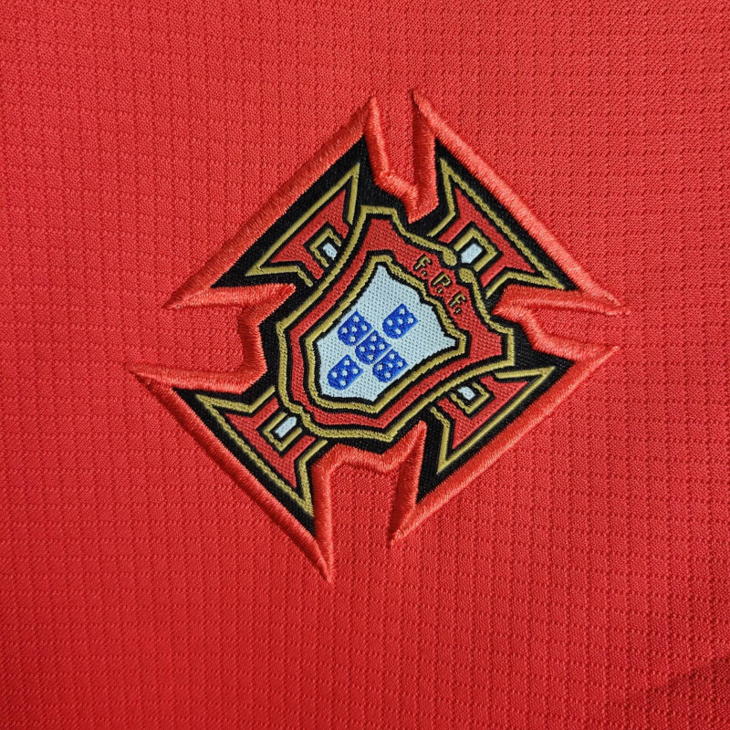 Kit Infantil Seleção de Portugal I 24/25 - Nike - Vermelho com detalhes em preto e verde