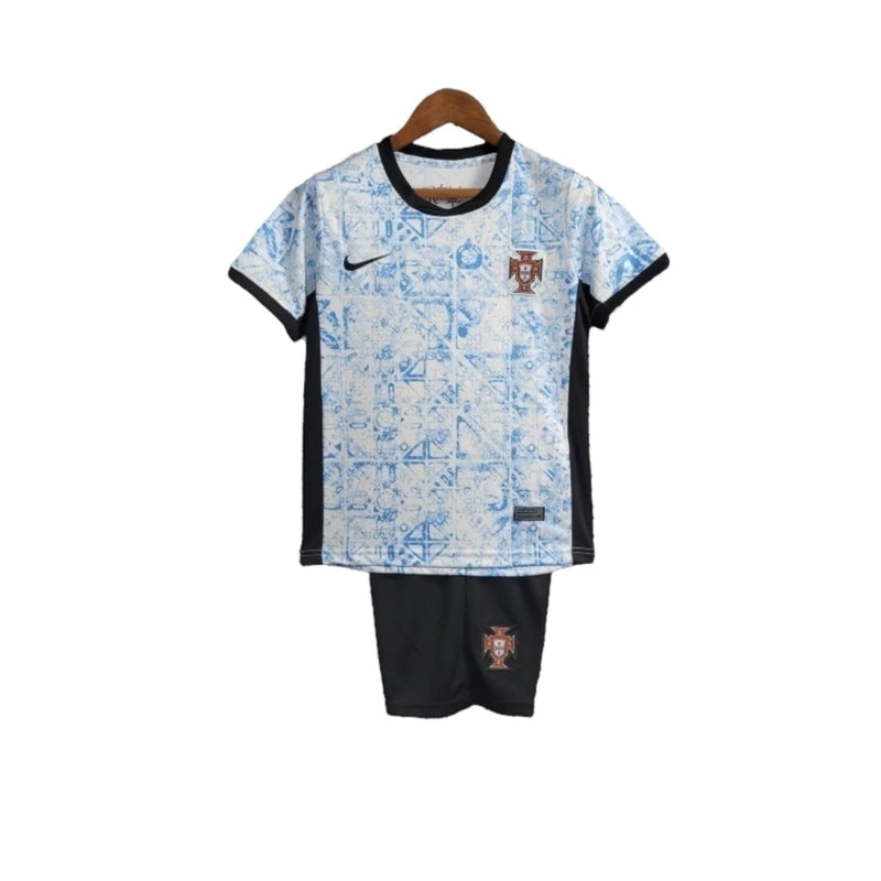 Kit Infantil Seleção de Portugal II 24/25 - Nike - Branco com detalhes em azul